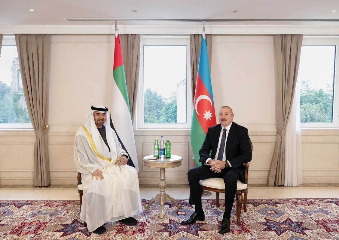 Prezident İlham Əliyevin BƏƏ prezidenti ilə təkbətək görüşü oldu - FOTO