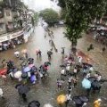 На севере Индии из-за муссонных дождей погибли 17 человек