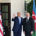 “O, bütün dünya liderlərini özünə heyran etməyi bacarıb”
