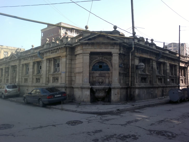 Исторические памятники Баку оказались на грани разрушения