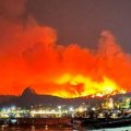 В отелях Антальи эвакуируют туристов из-за пожара