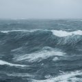 В Азербайджане наблюдается сильный ветер, высота морских волн достигает 4,2 м