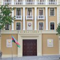 В Азербайджане снова продлили карантин