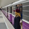 Metroda texniki nasazlıq səbəbindən qatar gecikib