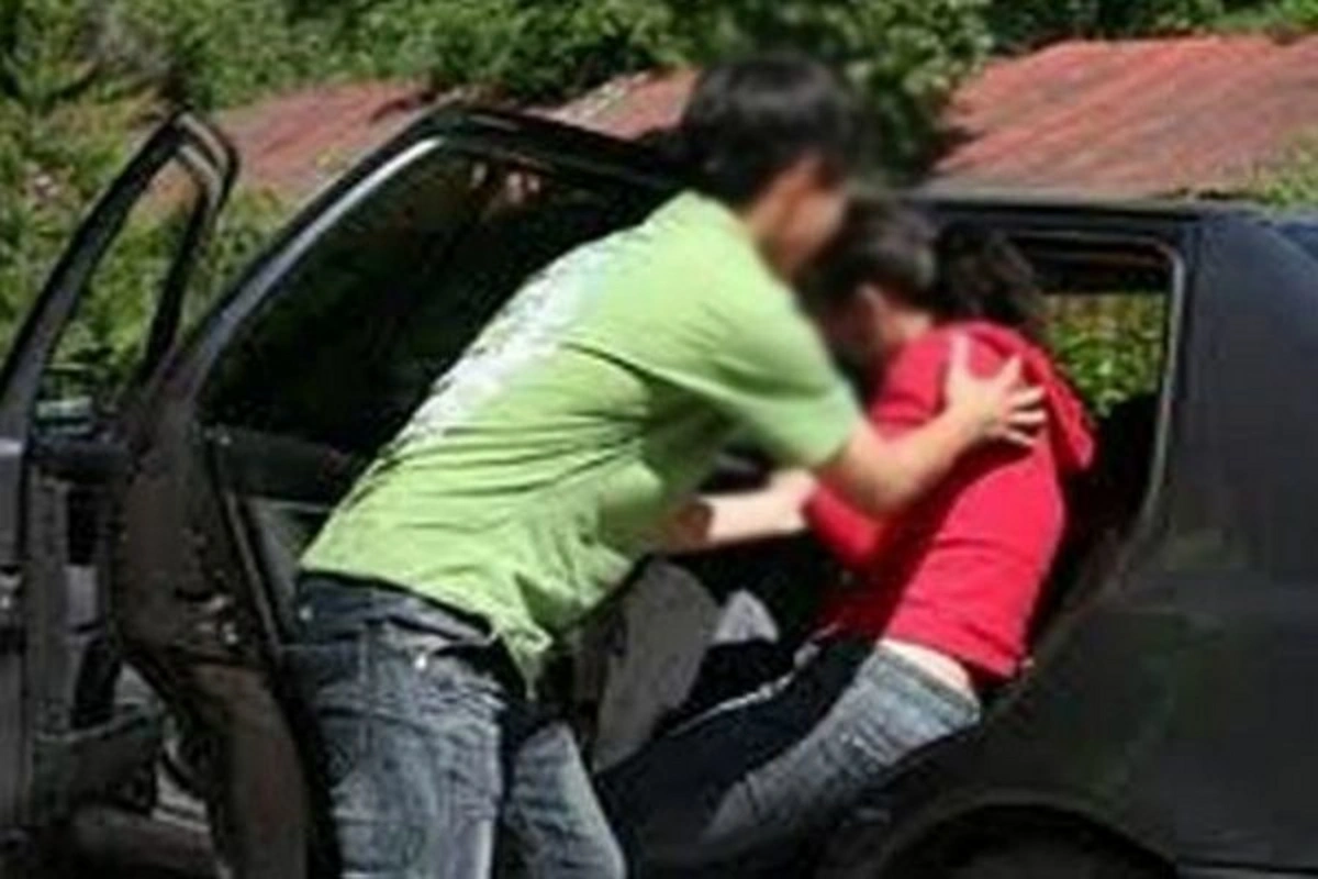 Sevgilisini qaçırarkən qayda pozdu - Dostu ilə birlikdə həbs edildi