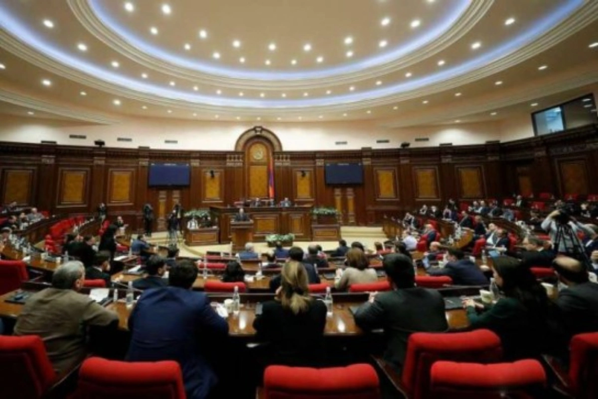 Ermənistan parlamenti Paşinyanın impiçmentinə dair layihəni nəzərdən keçirəcək