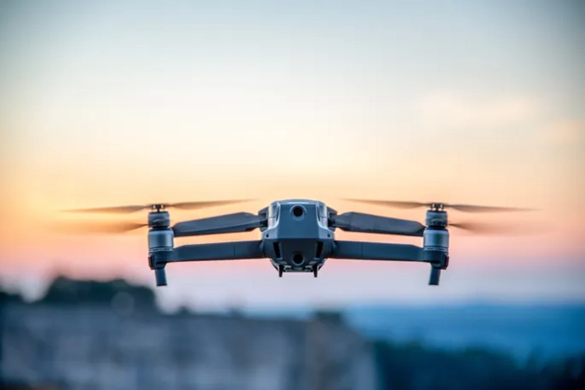 Fransada ukraynalı hərbçilərin təlim keçdiyi bazanın üzərində dronlar görünüb