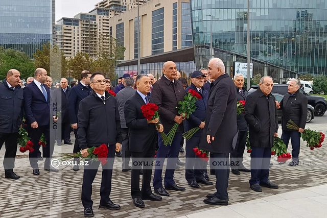 Официальные лица государства и правительства посетили Парк Победы