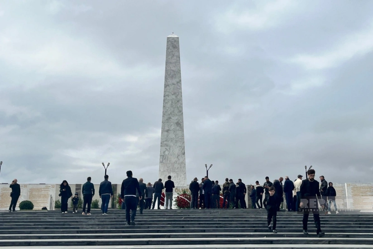 Hərbi Memorial Məzarlıqda 44 metrlik monumental abidə ucaldılıb - FOTO