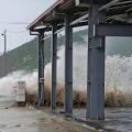 Двое погибли, 17 пропали без вести в результате тайфуна 