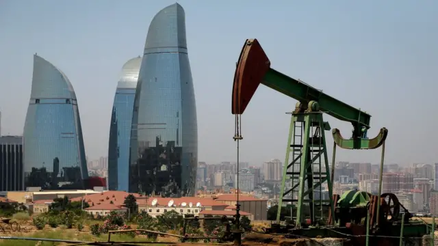Цена на азербайджанскую нефть упала ниже $71