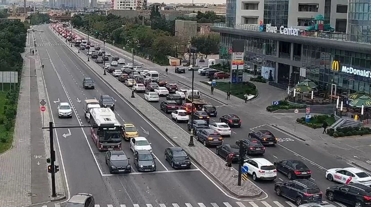 Paytaxtda sıxlıq olan küçələrin SİYAHISI