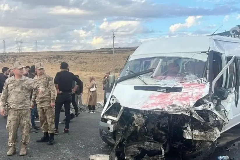 Türkiyədə şagirdləri daşıyan avtobus qəzaya düşüb, ölənlər var
