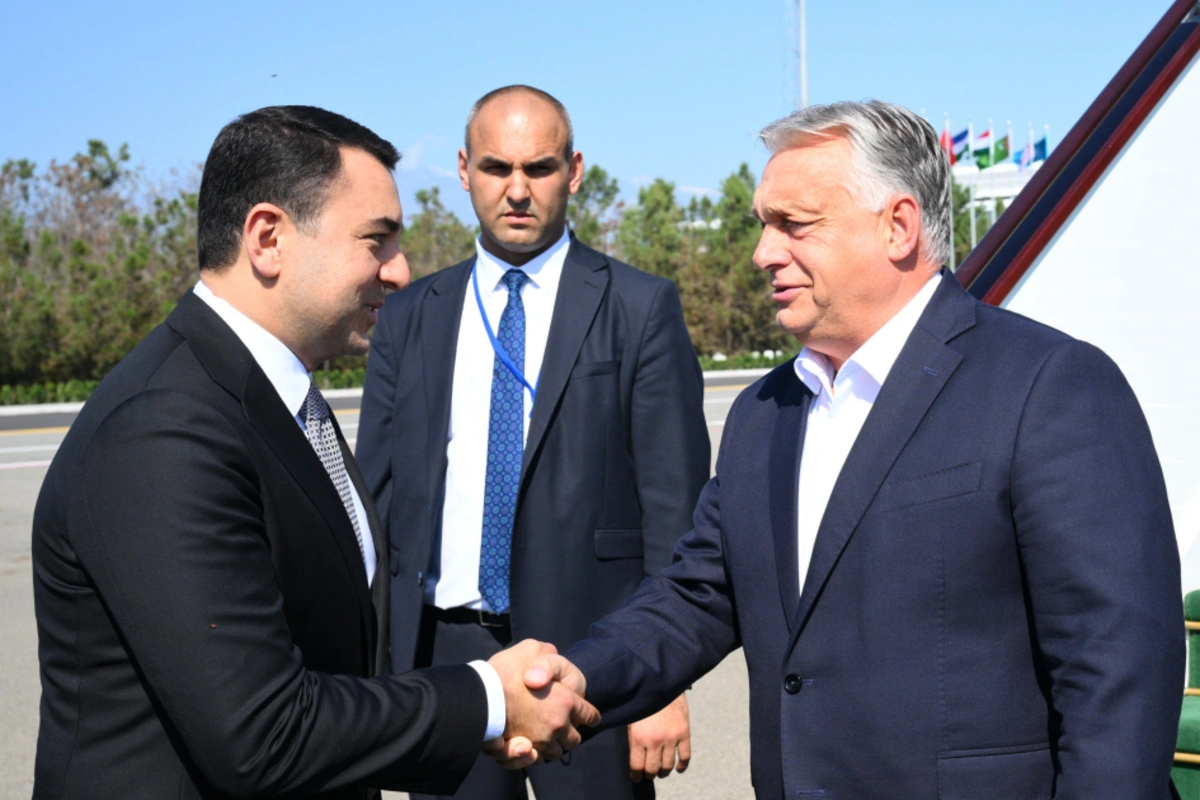 Viktor Orban Qəbələdə səfərdədir - FOTO