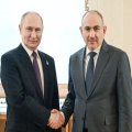 Paşinyan və Putin arasında telefon danışığı olub