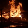 Сильный пожар охватил цех в Гейчае