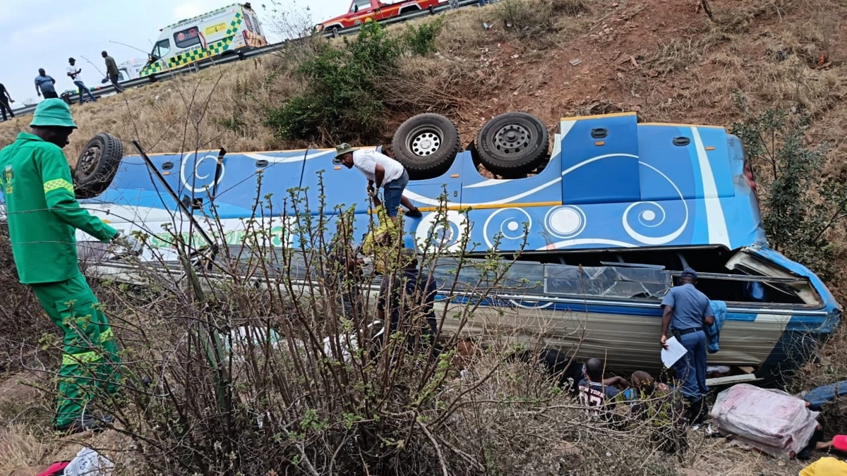 CAR-da dəhşətli avtoqəza: Azı 40 nəfər öldü
