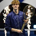 Теннисист выиграл ракетку из чистого золота