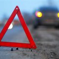 В Шамкире подростка придавило автомобилем во дворе дома