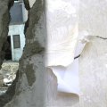 “Hər an böyük faciə baş verə bilər” - Bakıda 10 ailənin həyatı təhlükədədir - VİDEO