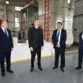 İlham Əliyev Sabirabadda pambıq emalı zavodunun fəaliyyəti ilə tanış olub - FOTO