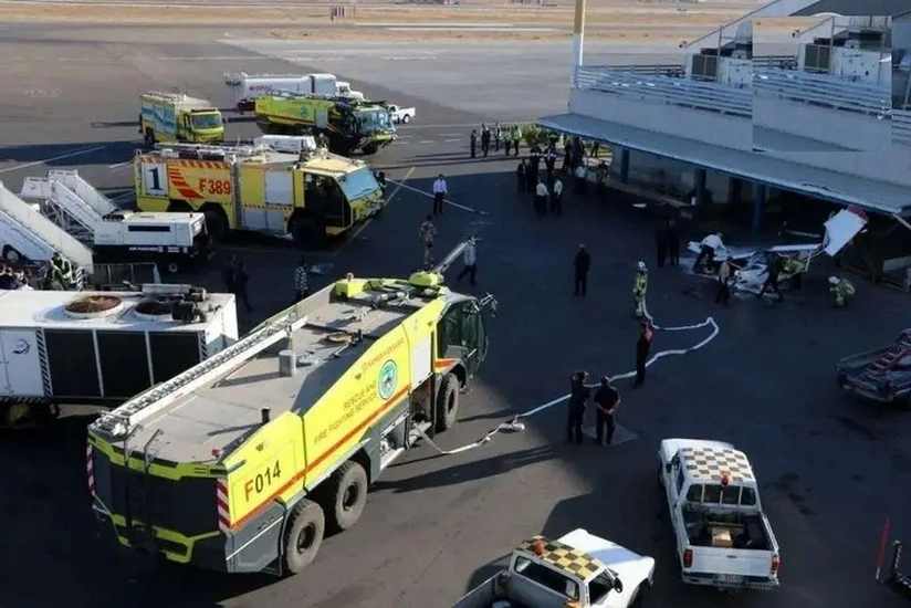 В Тебризе учебный самолет врезался в здание