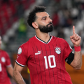 Salah əfsanəvi futbolçunun rekordunu təkrarladı