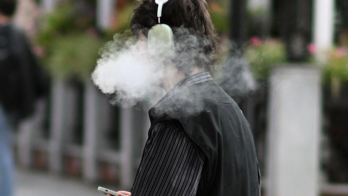18 yaşa qədər insanlar üçün siqaret çəkmək qadağan edildi