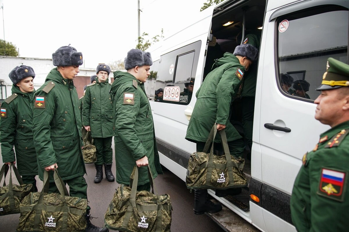 Президент России подписал закон о круглогодичном призыве