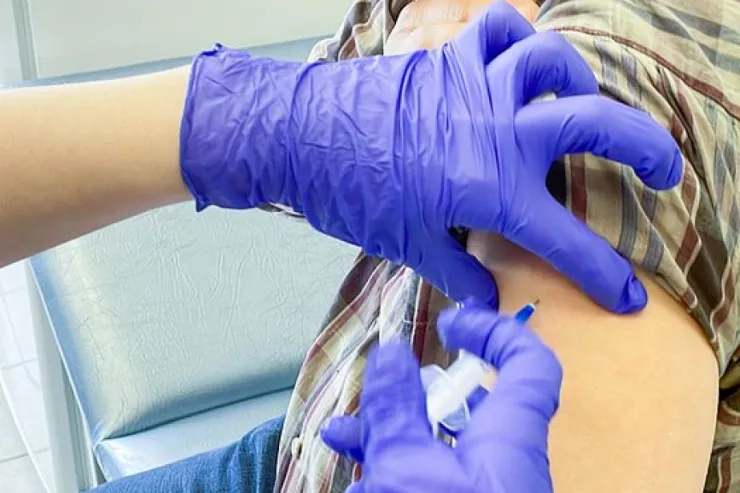 COVID-19 peyvəndinin gözlənilməz təsiri aşkarlandı