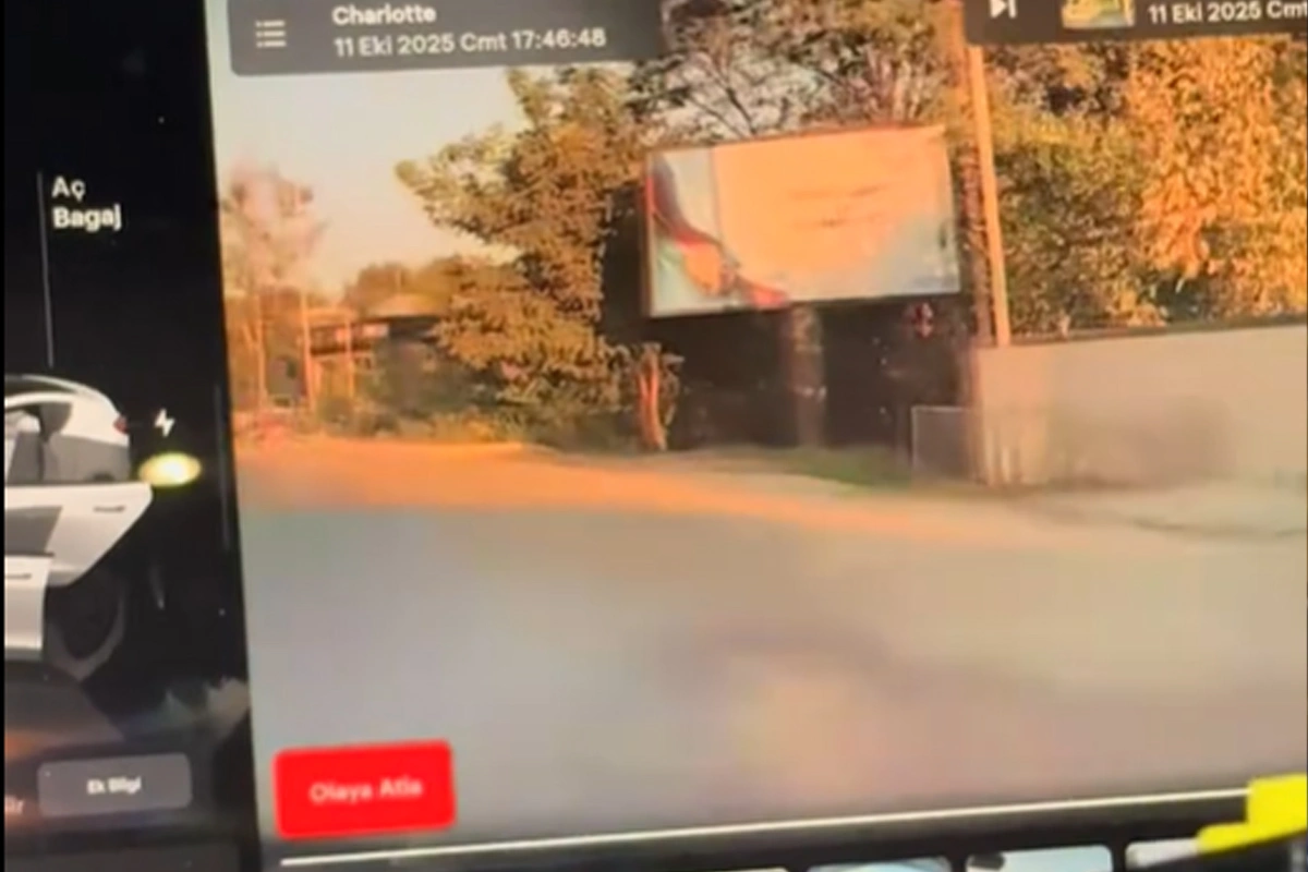 В Газахском районе перевернулся электромобиль Tesla