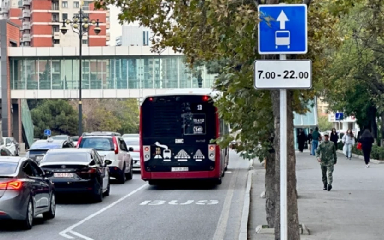 Bu yolda xüsusi hərəkət zolağı yaradılıb