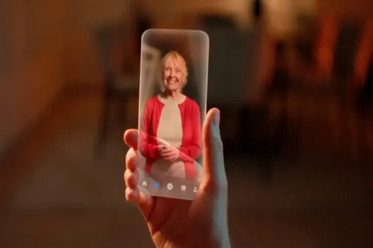 İstifadəçilərin ölən yaxınları ilə video söhbəti: Yeni tətbiq mübahisələrə səbəb oldu - VİDEO