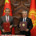 Qırğızıstan və Çin XİN-ləri 2026–2027-ci illər üçün əməkdaşlıq proqramı imzalayıblar