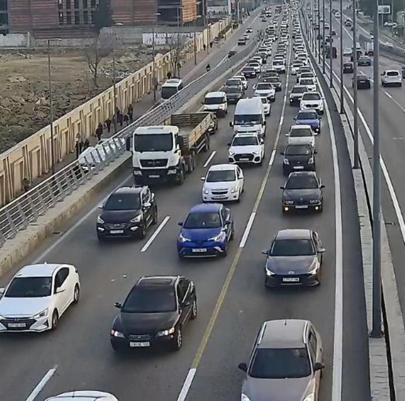 Paytaxtda sıxlıq olan küçələrin SİYAHISI