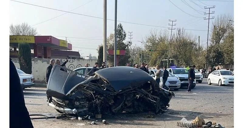 В Агджабеди при столкновении грузовика с автомобилем погибли два человека
