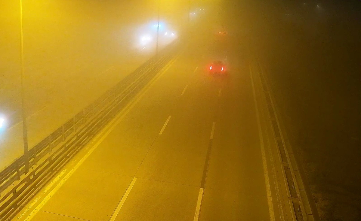 На одной из главных магистралей Баку снижен скоростной режим