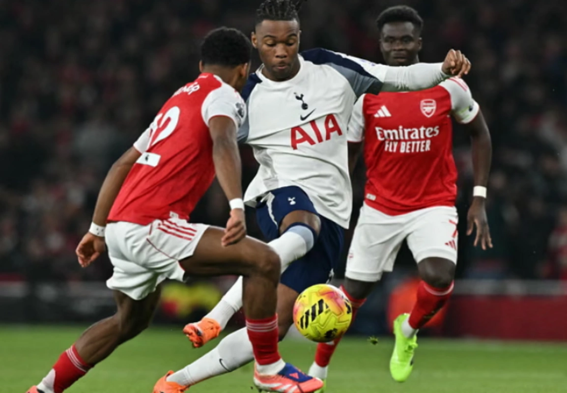 İngiltərə Premyer Liqası: London derbisi darmadağınla bitdi