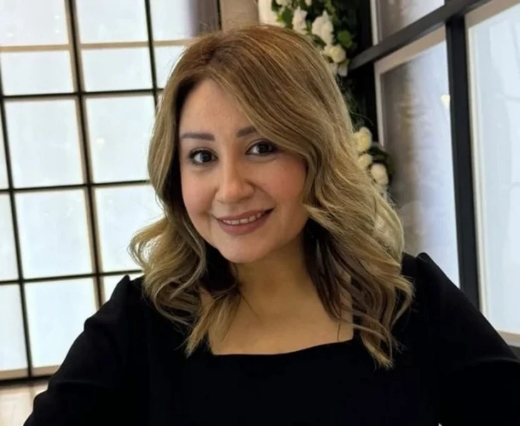 Пострадавшая при пожаре в многоэтажке в Баку дочь Кёнуль Велибейли переведена в другую клинику