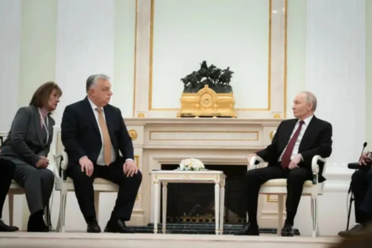 Macar tərcüməçi Putinin sözlərini səhv tərcümə edib