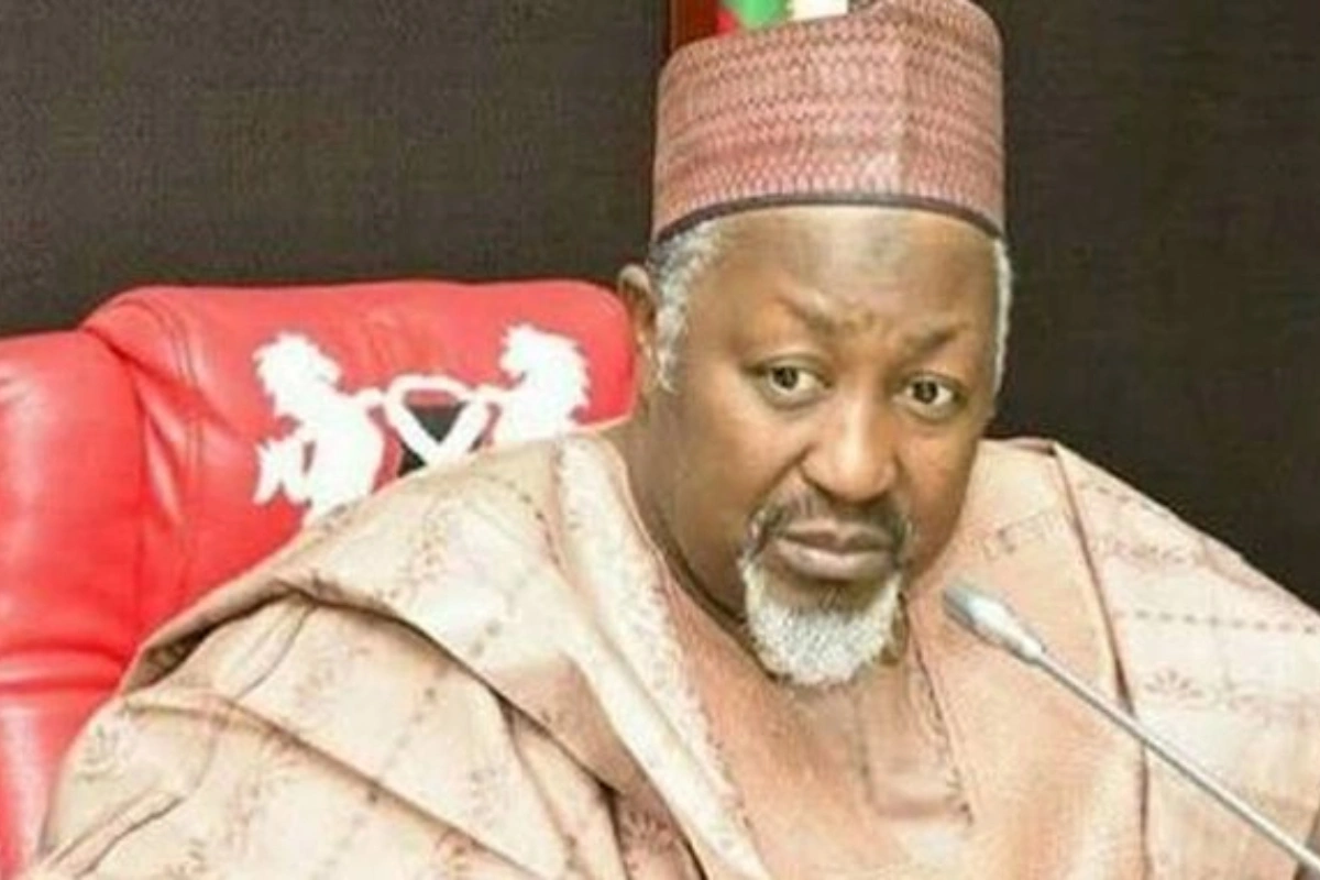 Nigeriyanın müdafiə naziri istefasından sonra öldü