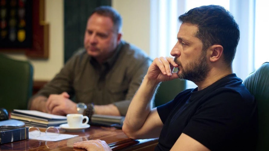 Зеленский лишил Ермака двух должностей