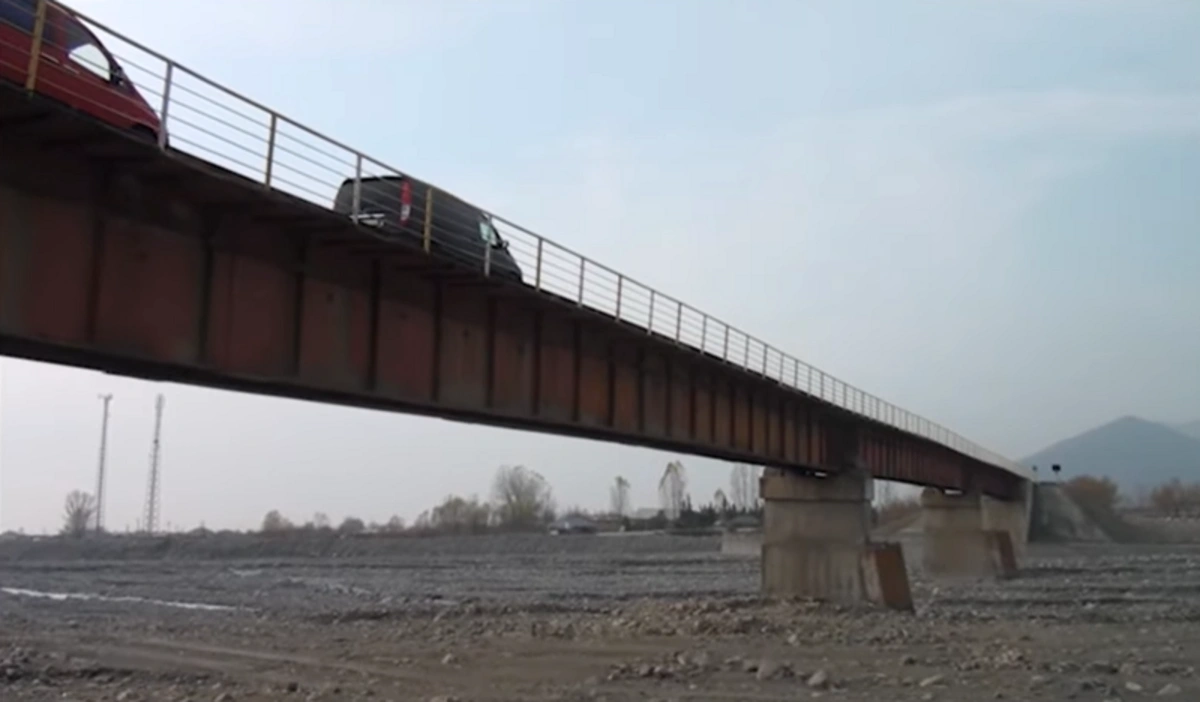 Şəkinin iki kəndini mərkəzlə birləşdirən körpü qəzalıdır? - Sakinlərin şikayətinə RƏSMİ CAVAB - VİDEO