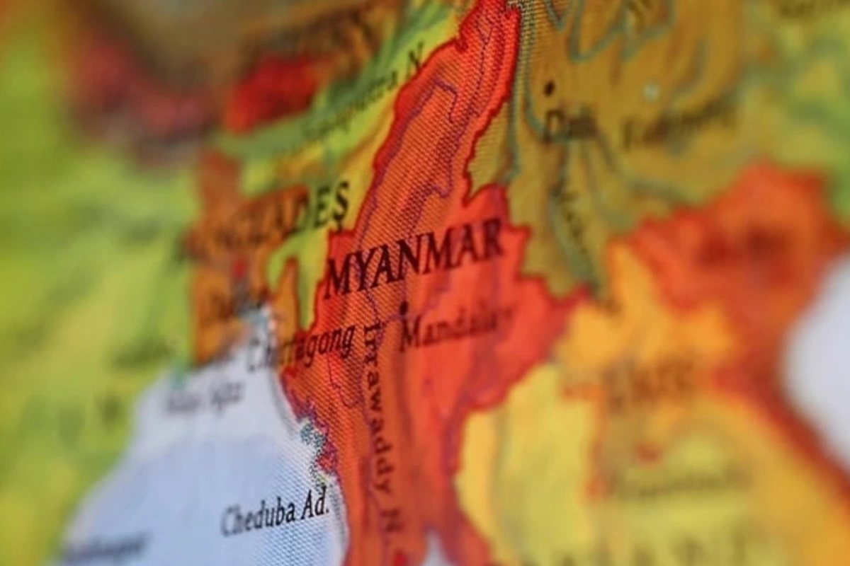 Myanma ordusu Arakanda xəstəxananı bombaladı - Yüzə yaxın yaralı və ölən var