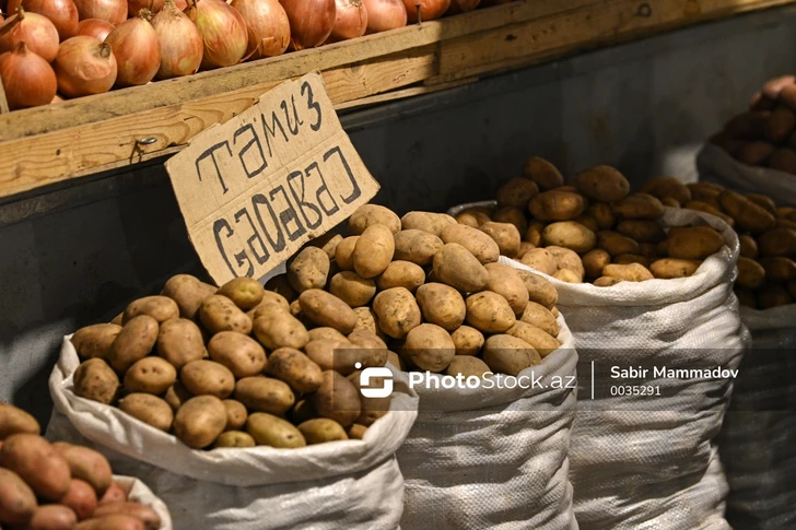 В бакинских магазинах резко подешевели картофель и лук