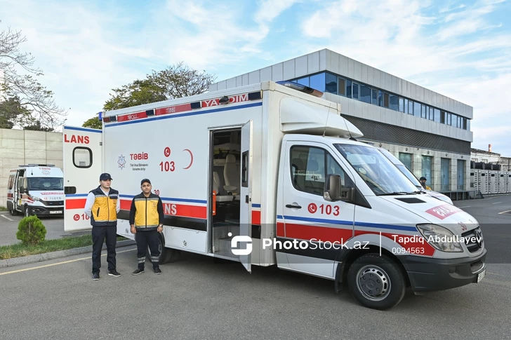 В гянджинской школе четвероклассник травмирован ножницами