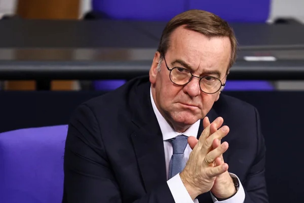 Министр обороны Германии: Путин хочет разрушить НАТО изнутри