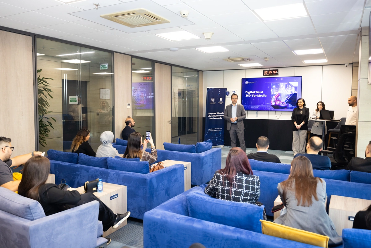 Media nümayəndələri üçün kibermaarifləndirmə təlimi keçirilib - FOTO