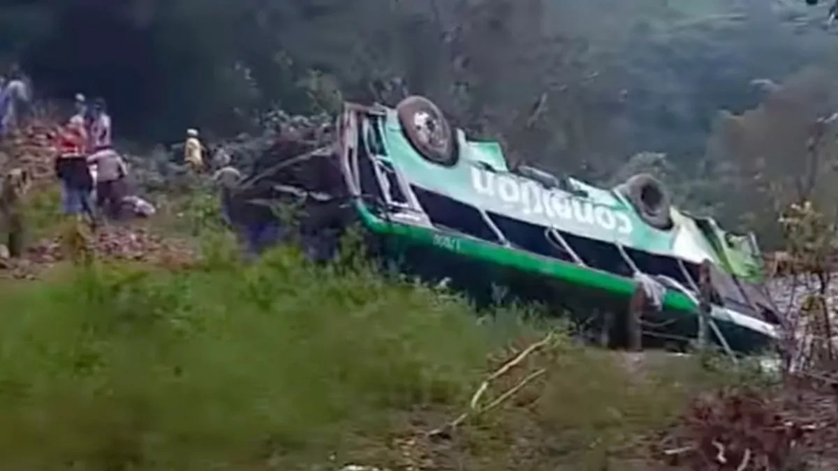 Sərnişin avtobusu dağdan aşıb - Ölənlər və çox sayda yaralananlar var var