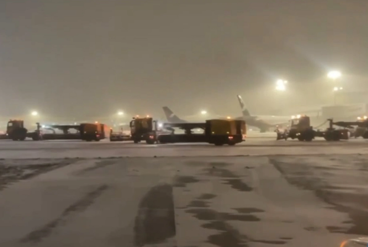 Hava limanlarında 250-yə yaxın təyyarə 